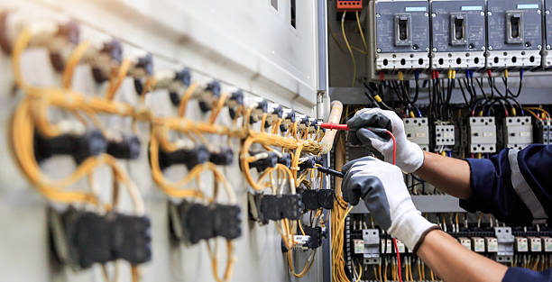 Professional Electrician technician working in Webster City, IA
